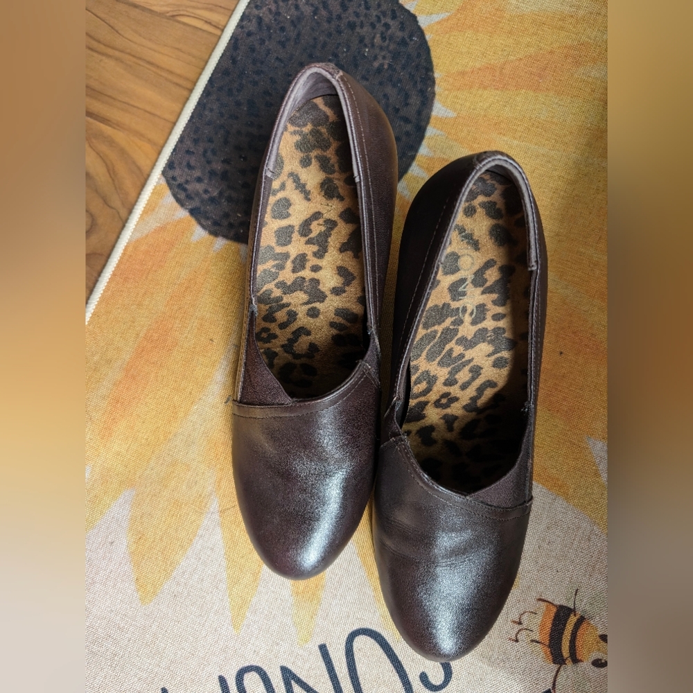 VIONIC Women's Sumner Brown Java Leather Work/Casual Heels Size US 9.5